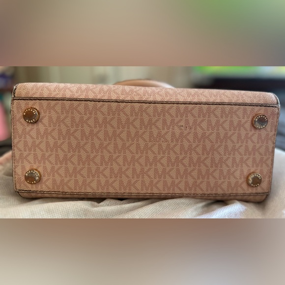 Michael Kors Bags Small Sheila Center Zip Satchel Crossbody Bag | Gold/Pink - Picture 15 of 15